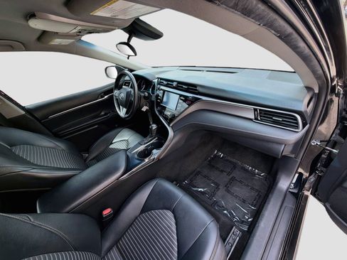 Used 2019 Toyota Camry SE FWD image 29