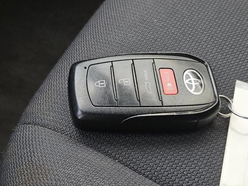 Used 2024 Toyota Corolla SE w/ SE Premium Package FWD image 34