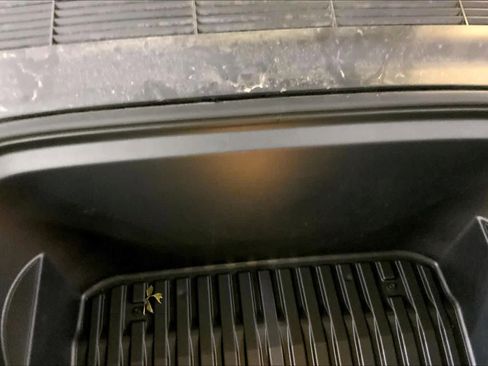 Used 2023 Tesla Model Y AWD image 32