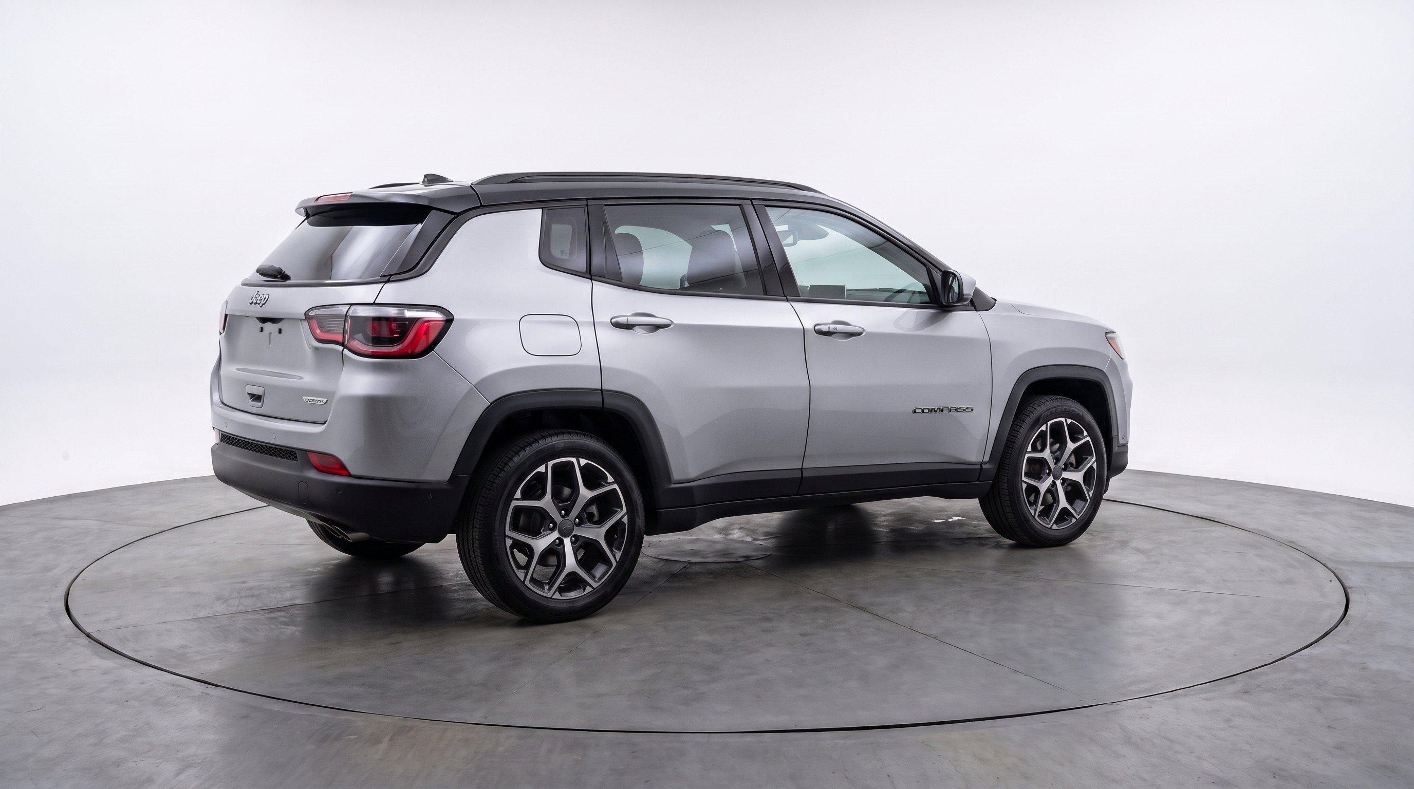 Used 2025 Jeep Compass Limited AWD/4WD image 9