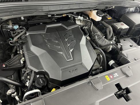 Used 2024 Kia Carnival EX image 34