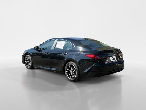 Used 2025 Toyota Camry XLE image 6