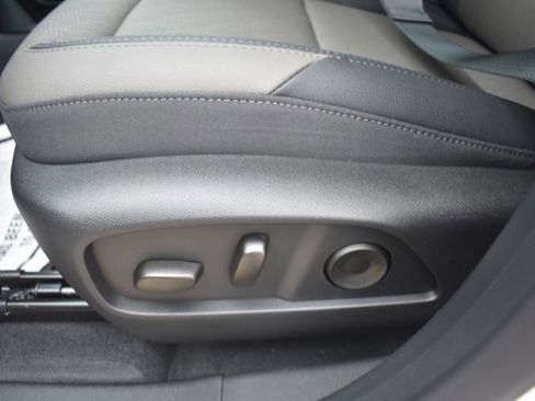 New 2026 Chevrolet Equinox LT w/ Convenience Package II image 14