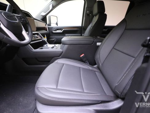 New 2026 GMC Sierra 3500 Denali image 10