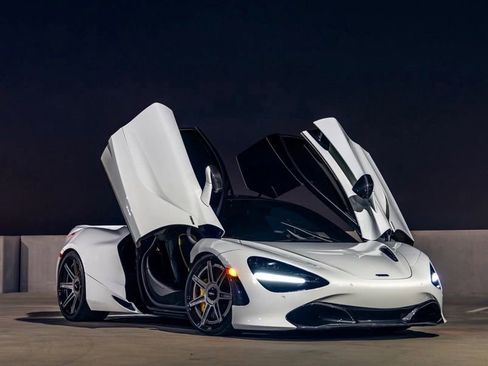 Used 2018 McLaren 720S Performance RWD image 2