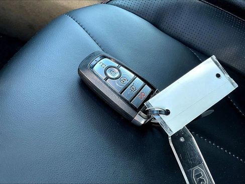 Used 2025 Ford Escape ST-Line Elite w/ Premium Technology Package image 36