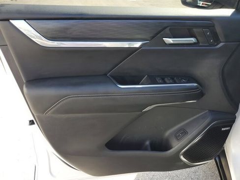 Used 2024 GMC Acadia Elevation image 23