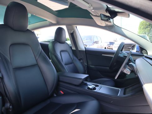 Used 2021 Tesla Model 3 Long Range AWD/4WD image 26