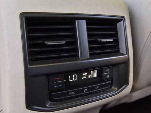 Used 2023 Volkswagen Atlas SE w/ Panoramic Sunroof Package FWD image 23