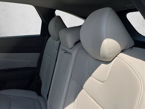 New 2026 Hyundai Tucson Limited FWD image 17