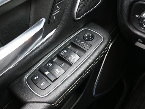 Used 2021 RAM 1500 Laramie image 24