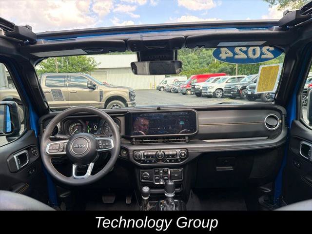 Certified 2024 Jeep Wrangler Unlimited Sahara w/ Technology Group AWD/4WD image 13