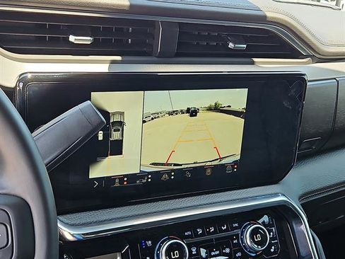 Used 2024 GMC Sierra 2500 Denali w/ Denali Reserve Package AWD/4WD image 17