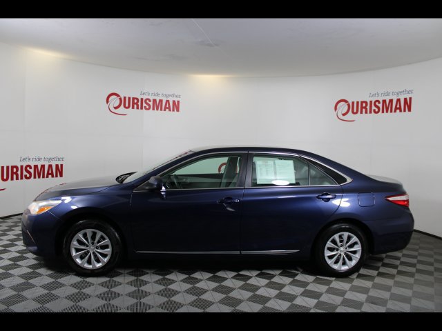 Used 2017 Toyota Camry LE FWD image 5