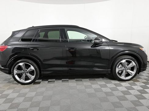 New 2025 Audi Q4 e-tron Prestige image 2