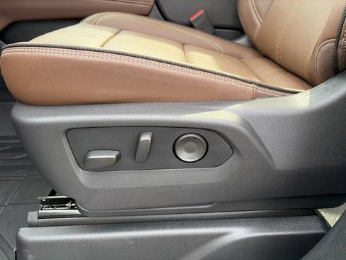 New 2026 Chevrolet Tahoe High Country AWD/4WD image 13