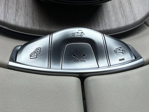 Used 2018 Mercedes-Benz E 400 4MATIC Cabriolet w/ Premium 2 Package (Q02) image 32