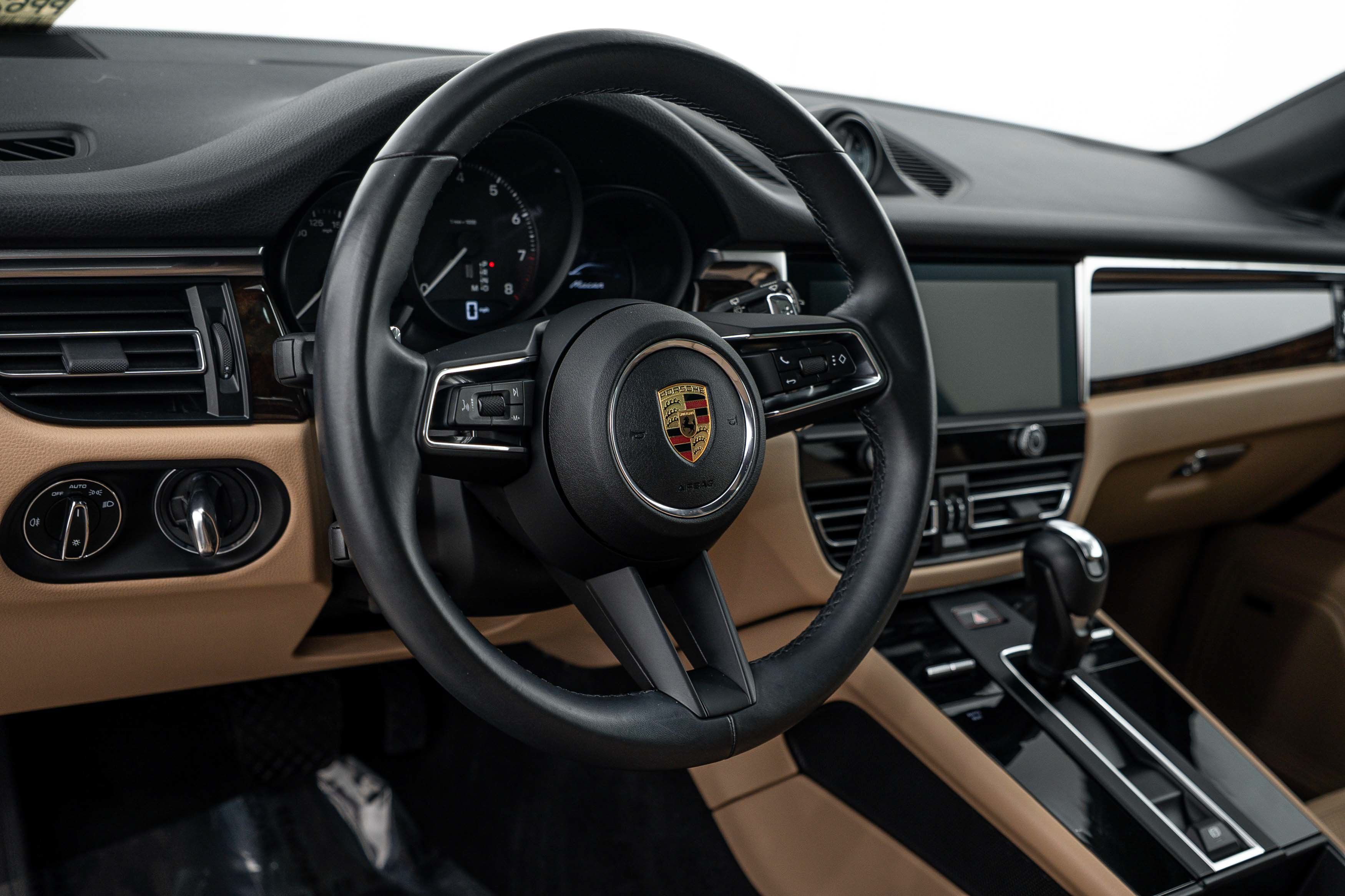 Certified 2023 Porsche Macan AWD/4WD image 14
