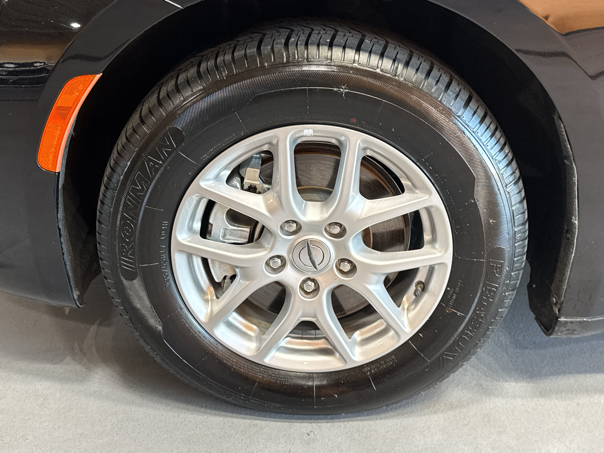 Used 2024 Chrysler Pacifica Touring-L FWD image 9