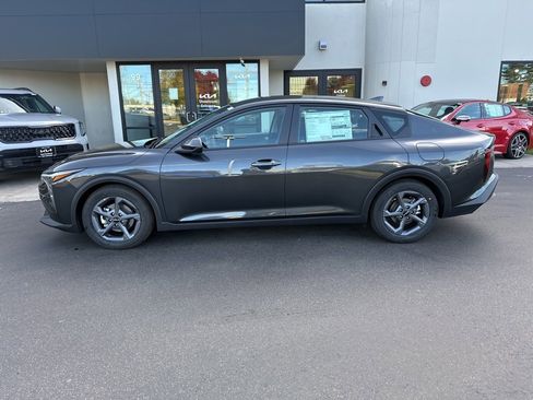 New 2025 Kia K4 LXS image 2