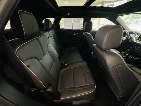 Used 2023 Chevrolet Blazer Premier w/ Driver Confidence II Package AWD/4WD image 37
