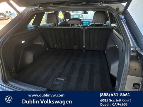 Certified 2024 Volkswagen Atlas Cross Sport SE image 24