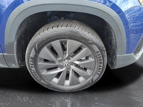 Used 2023 Volkswagen Taos S image 2