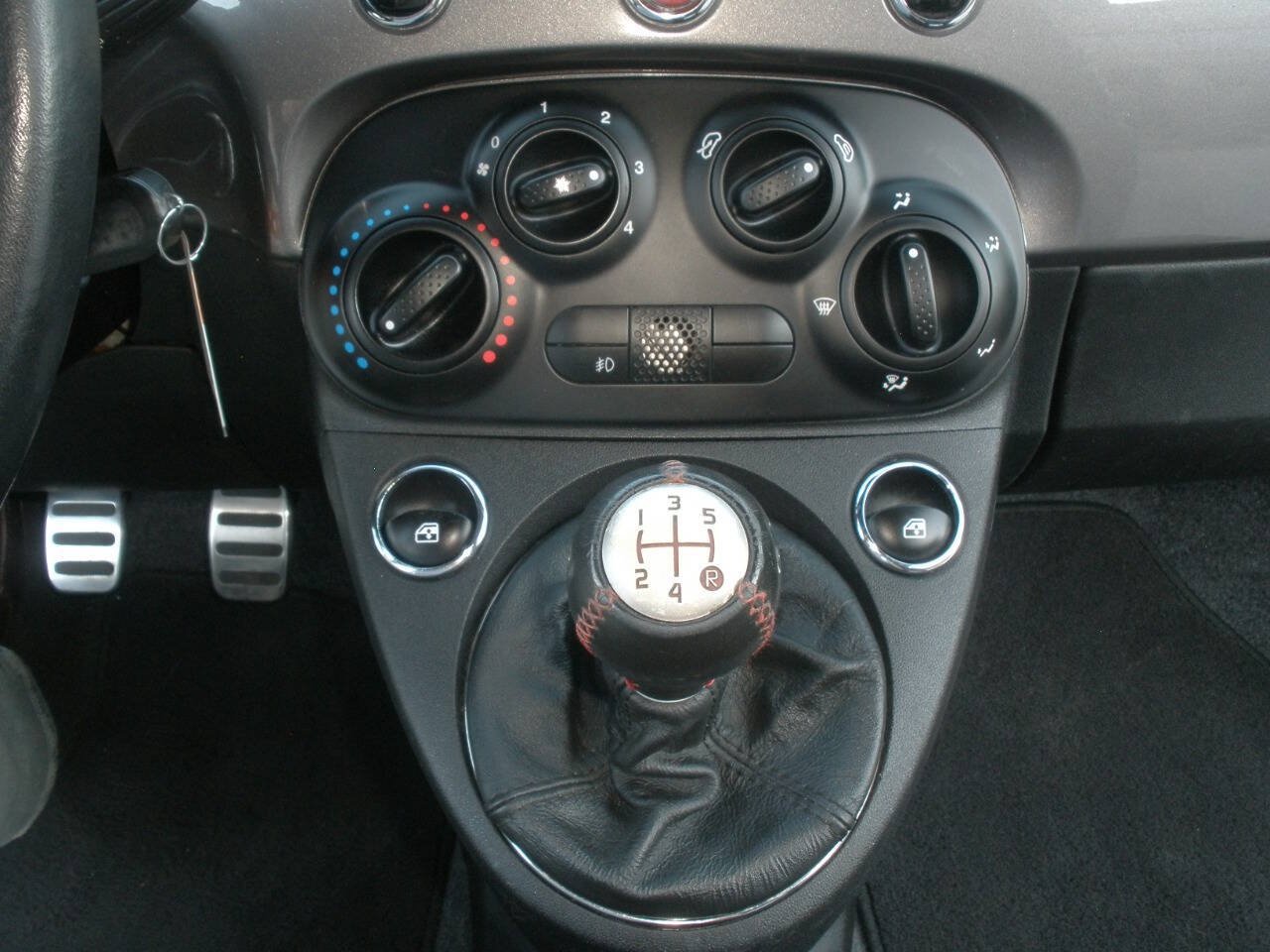 Used 2013 FIAT 500 Abarth FWD image 36