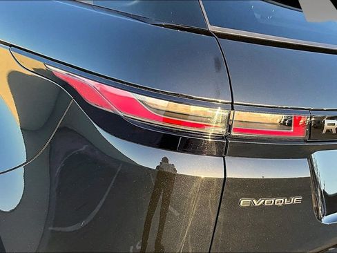 Certified 2024 Land Rover Range Rover Evoque Dynamic SE AWD/4WD image 21