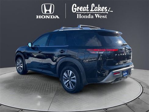 Used 2024 Nissan Pathfinder SL w/ Lighting Package (N92) image 3