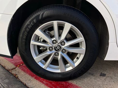 Used 2025 Toyota Camry LE image 9