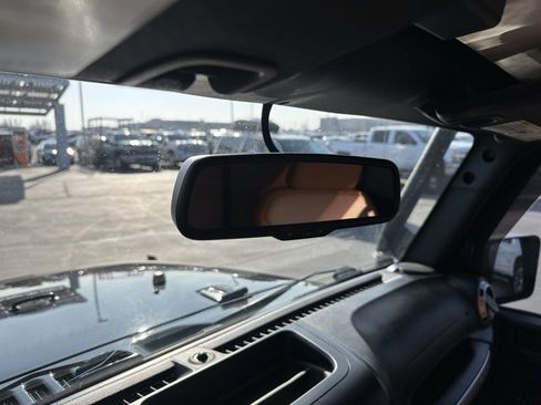 Used 2016 Jeep Wrangler Unlimited Rubicon w/ Connectivity Group image 15