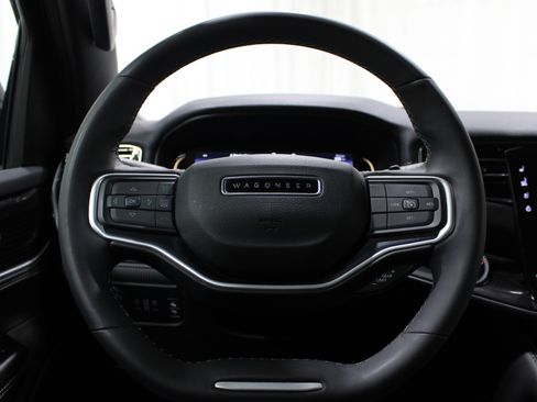 Used 2024 Jeep Wagoneer 4WD image 10