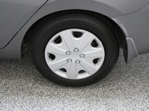Used 2020 Nissan Versa S FWD image 10
