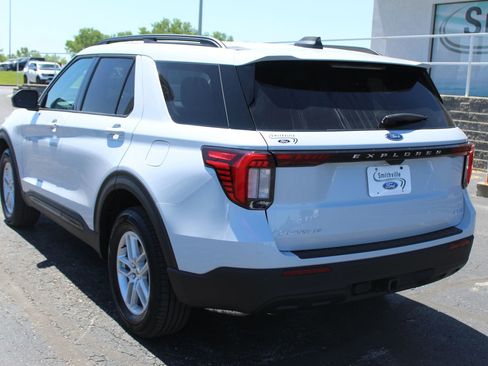 New 2026 Ford Explorer Active AWD/4WD image 4