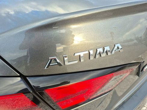 Used 2022 Nissan Altima 2.5 SV FWD image 13