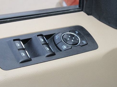 Used 2019 Ford F150 Lariat image 21