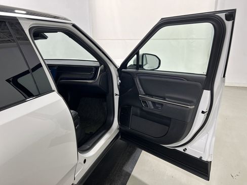 Used 2024 Rivian R1S Adventure image 18