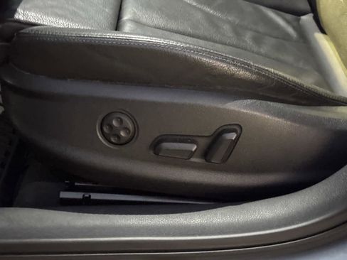 Used 2017 Audi A3 e-tron Premium Plus w/ Technology Package image 21