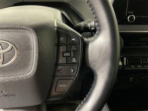 Used 2025 Toyota Prius LE image 25