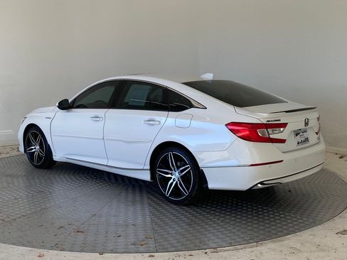 Used 2022 Honda Accord Touring image 3