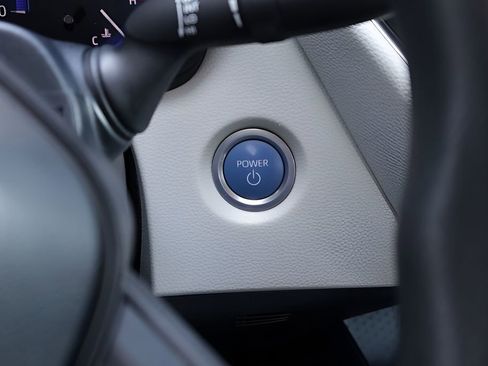 Certified 2022 Toyota Corolla LE FWD image 33