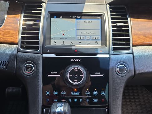 Used 2017 Ford Taurus Limited FWD image 22