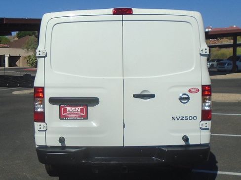 Used 2021 Nissan NV 2500 SV RWD image 4