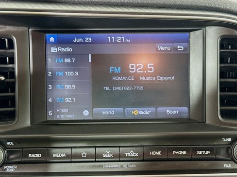 Used 2020 Hyundai Elantra SEL FWD image 17