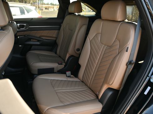 Used 2026 Kia Sorento SX Prestige w/ Olive Brown Leather Package image 11