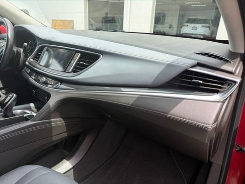 Used 2020 Buick Enclave Essence w/ Sport Touring Edition AWD/4WD image 29