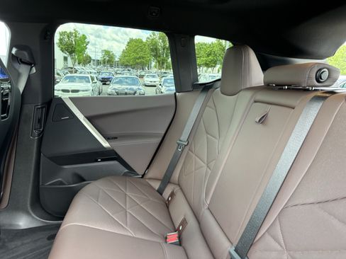 Certified 2023 BMW iX xDrive50 w/ Premium Package AWD/4WD image 33