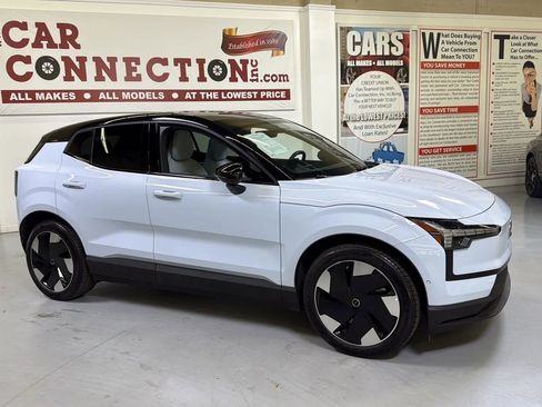 Used 2025 Volvo EX30 Ultra w/ Climate Package AWD/4WD image 3