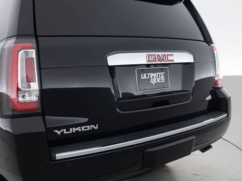 Used 2018 GMC Yukon Denali AWD/4WD image 17